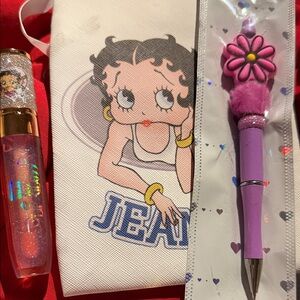 Betty Boop Crossbody Bag - White
